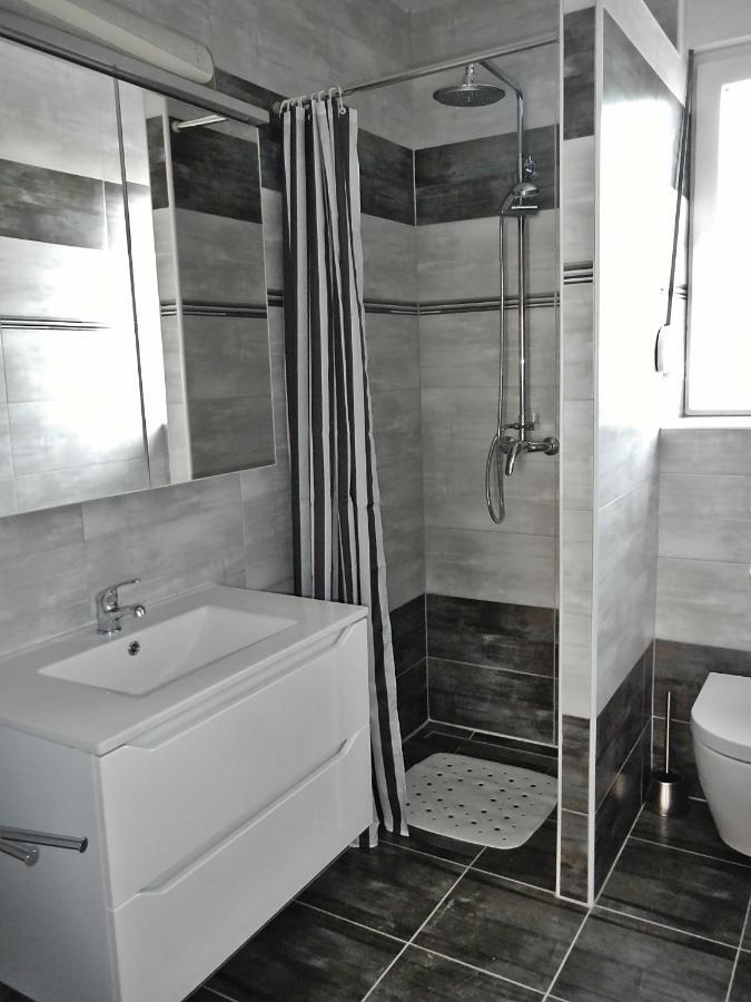 Apartments Le Mare - Pool, Sandstrand, Meerblick, W-Lan, Grill Privlaka (Zadar) Exterior foto