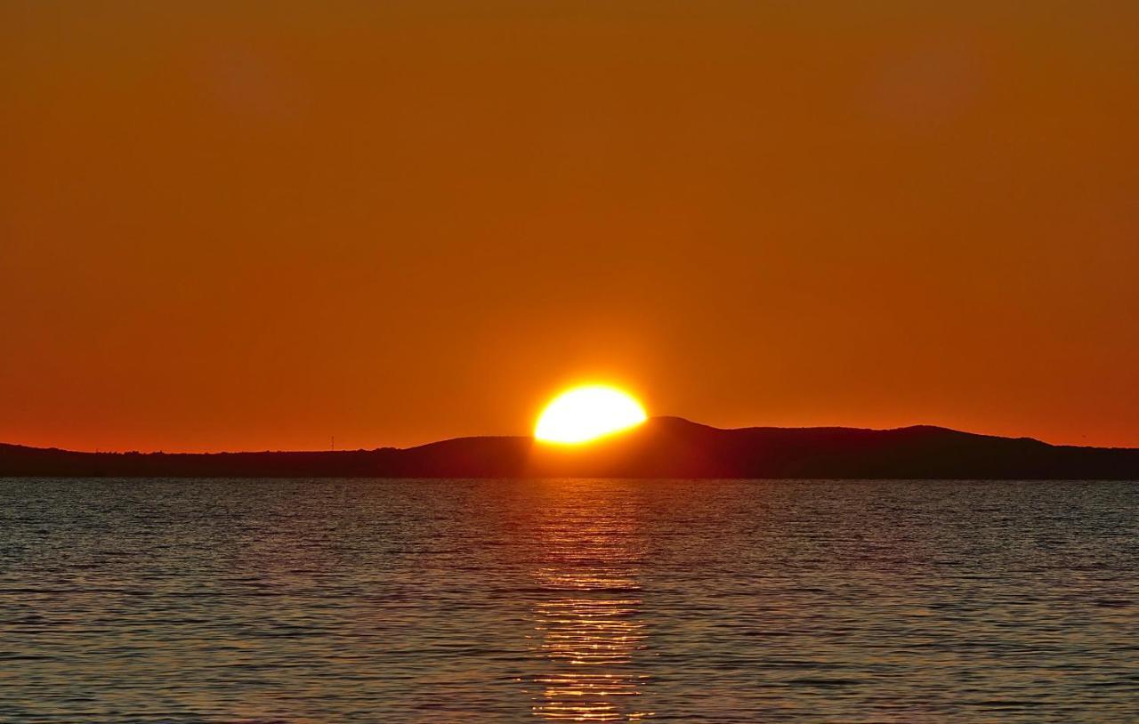 Apartments Le Mare - Pool, Sandstrand, Meerblick, W-Lan, Grill Privlaka (Zadar) Exterior foto